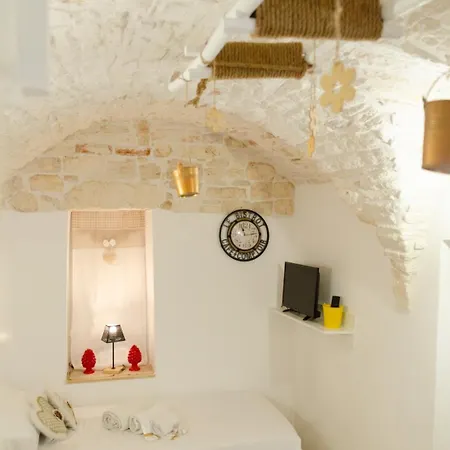 Al Bianco Nido White Stone Apt In Martina Franca Exterior photo