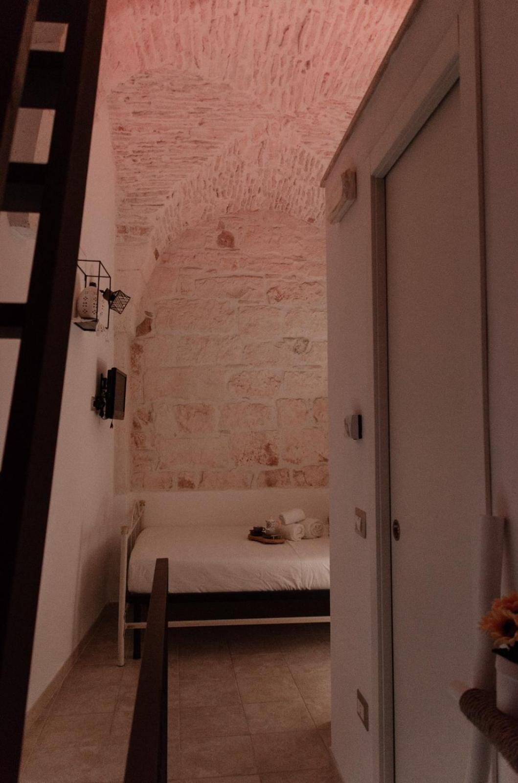 Al Bianco Nido White Stone In * Martina Franca